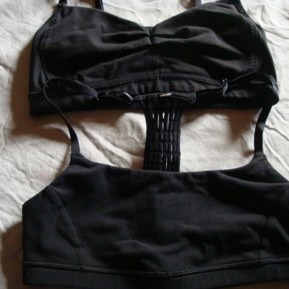 Lululemon Bras Size 4 - Picture 7 of 8